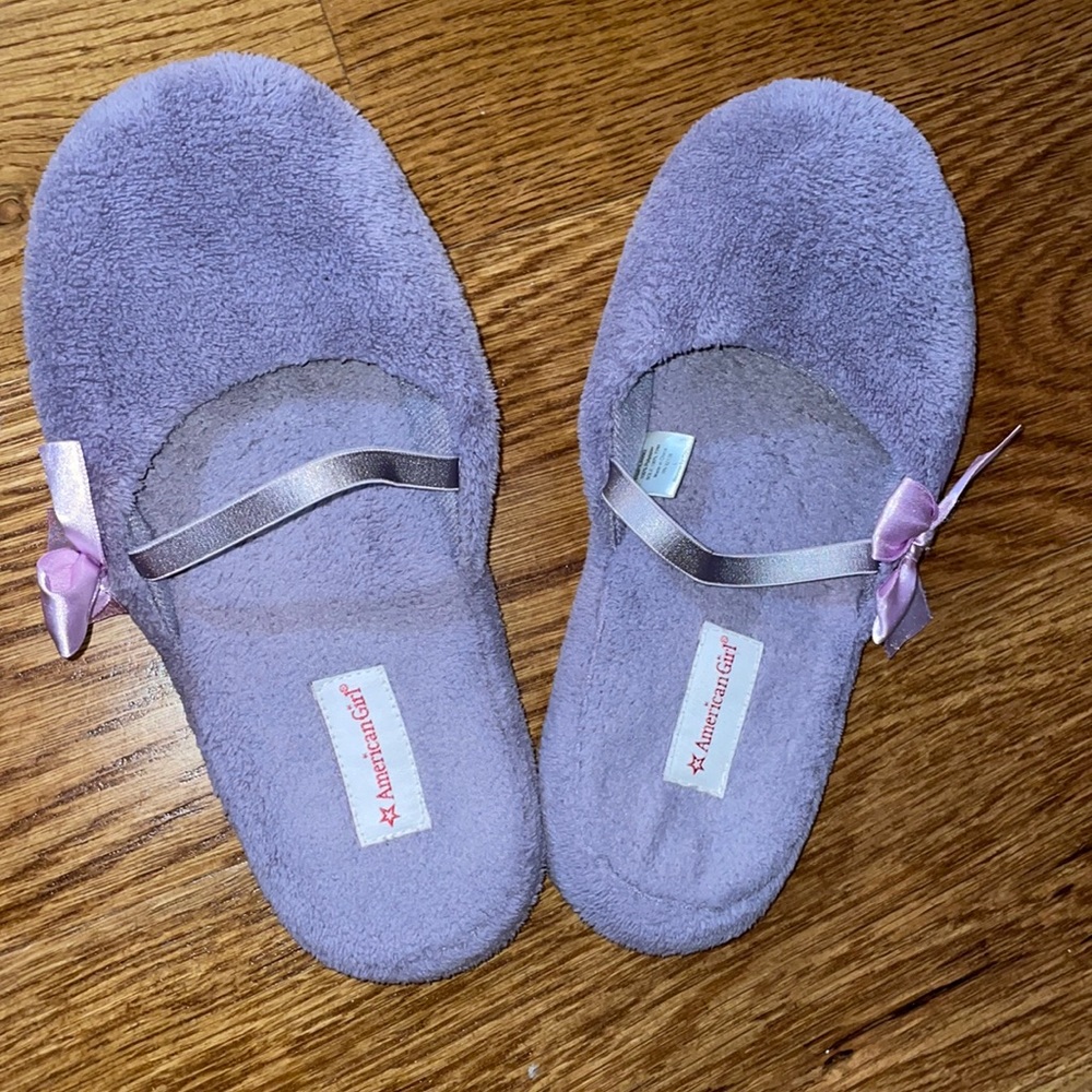American Girl Slippers large size 5 1/2 - 7 Lavender with bow House slippers